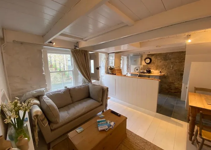 Sea-Ah-Na Side Cottage - Steps From The Beach Grade II Listed Refurbished Romantic Getaway